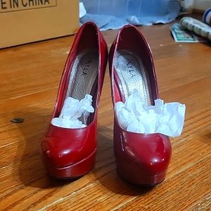 N.Y.L.A Bristol sexy Paten leather heels